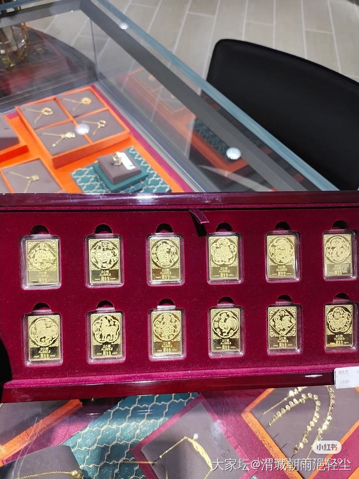 请问坛里姐妹，周生生有这个版本的金条吗？_金