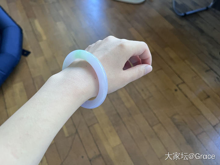 翡翠手镯确实能给很高的情绪价值_手镯翡翠