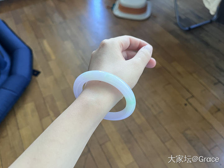 翡翠手镯确实能给很高的情绪价值_手镯翡翠
