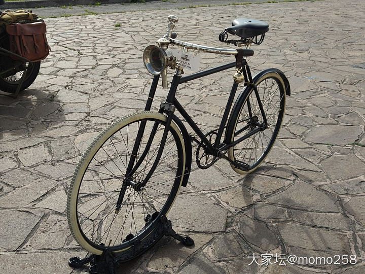 1910年法国的自行车，车头灯用的还是蜡烛_收藏
