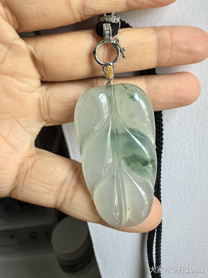 18k金镶嵌翡翠叶子_翡翠