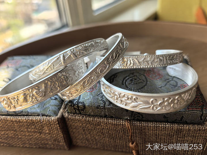 金子太贵了，一激动入了几个银手镯，拍不出效果，借用卖家图_银