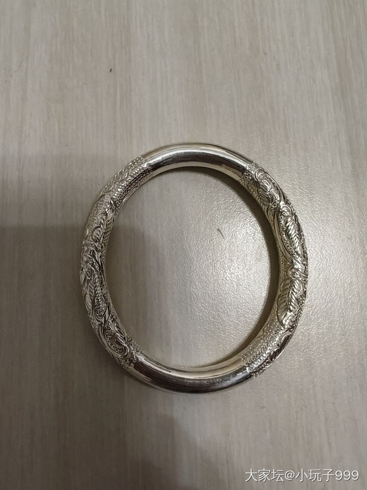 想要一个评论区都是南记银镯的贴😏_银