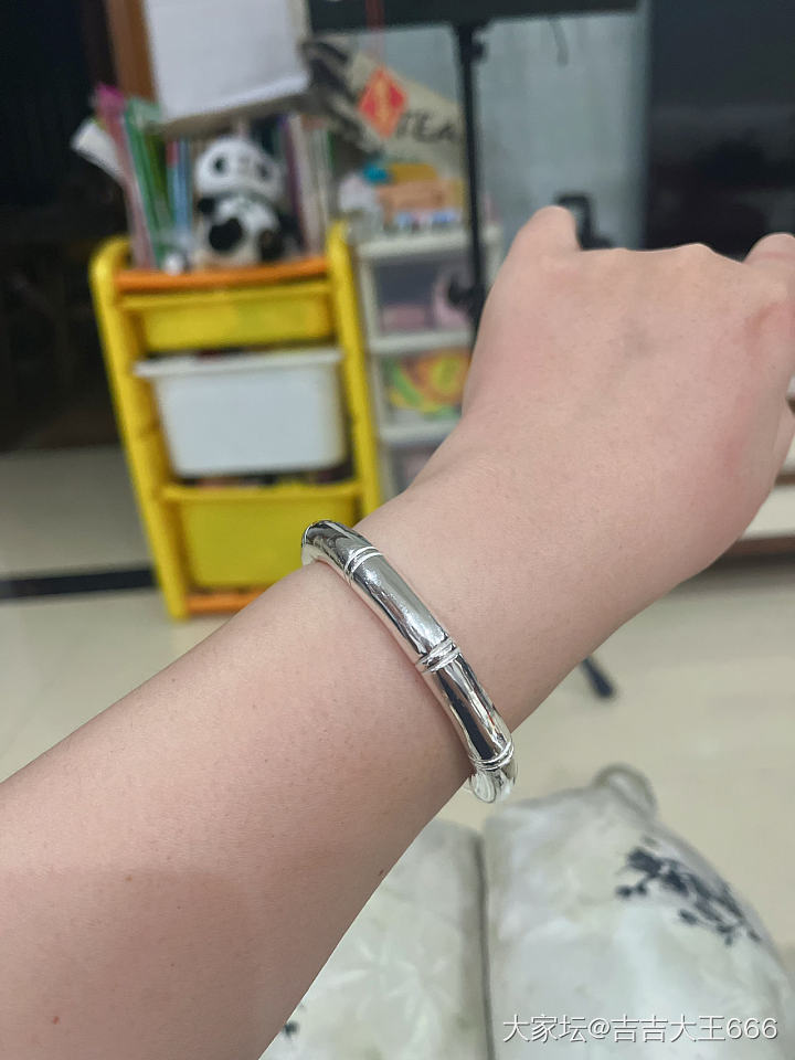 想要一个评论区都是南记银镯的贴😏_银