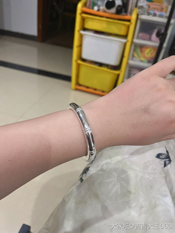 想要一个评论区都是南记银镯的贴😏_银