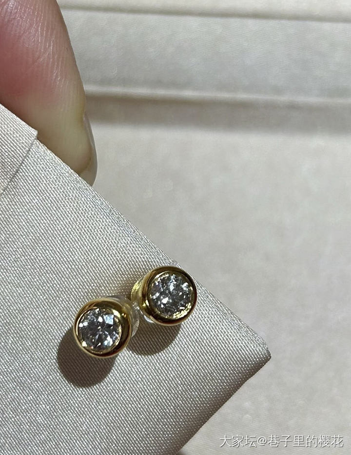 18k泡泡钻石耳钉和吊坠_金