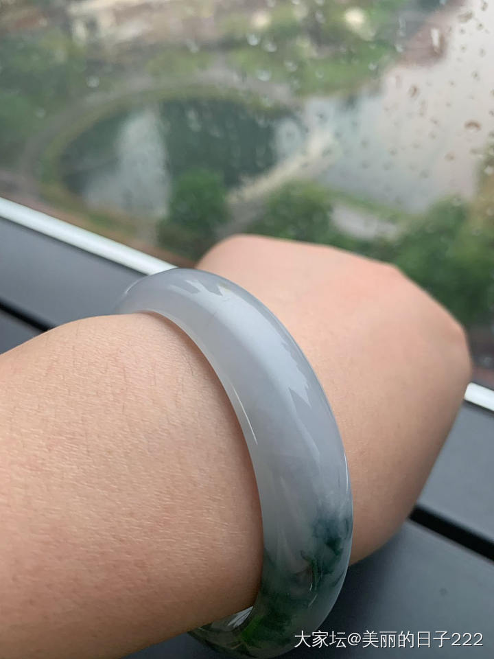 阴雨天里出渣图_翡翠