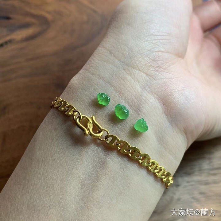 冰阳绿小金蟾_翡翠