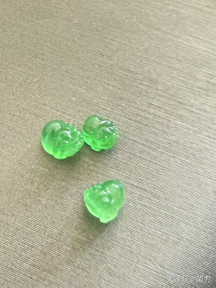 冰阳绿小金蟾_翡翠