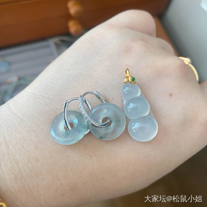 很哇塞的翡翠小件便宜出啦_翡翠