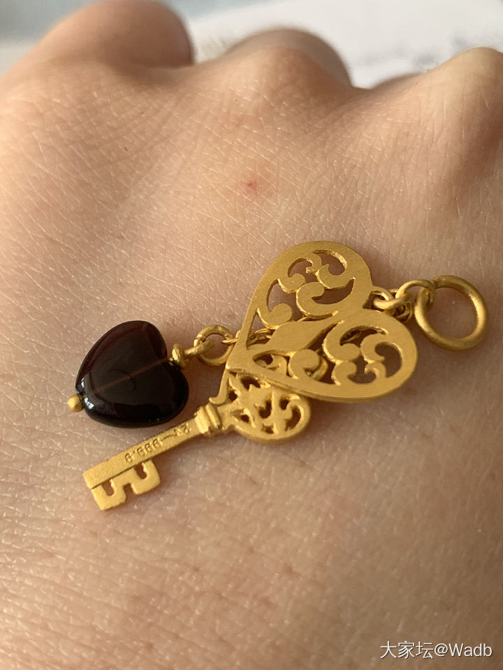 Justgold镇金店瑕疵吊坠_金
