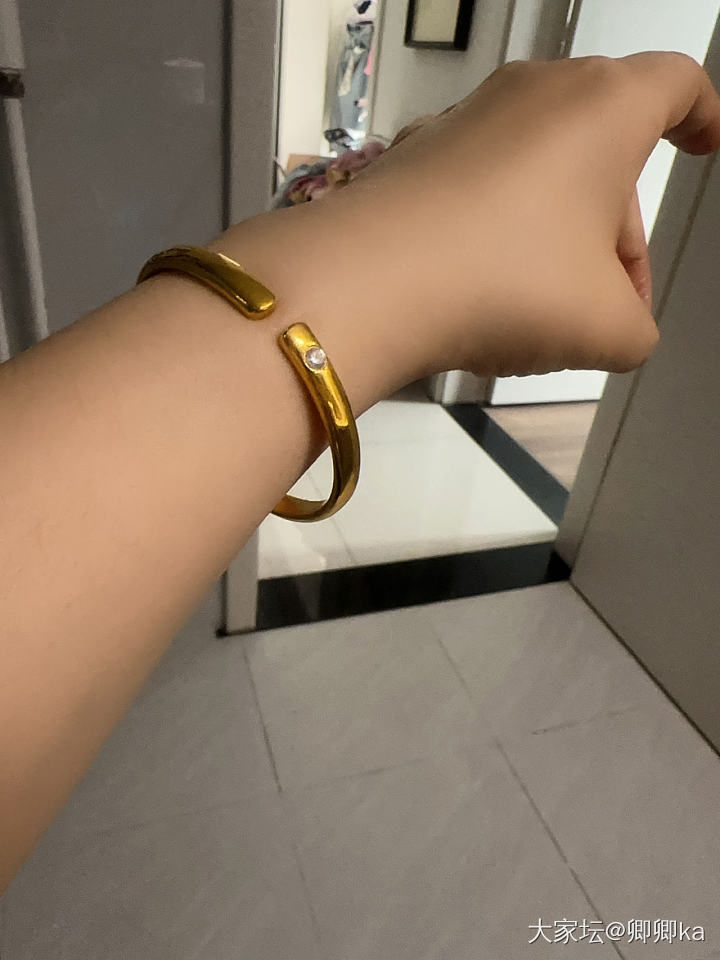 换了个大金镯子_手镯金