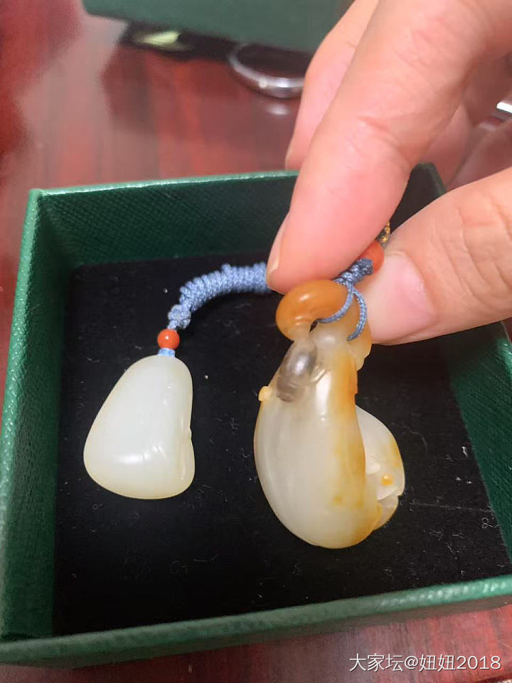 大刀亏出聚友堂王伟家，二月橘子家和田吊坠_和田玉