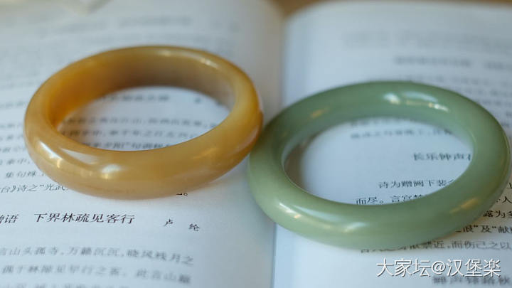 出两只玉镯，56-57圈口可戴_和田玉