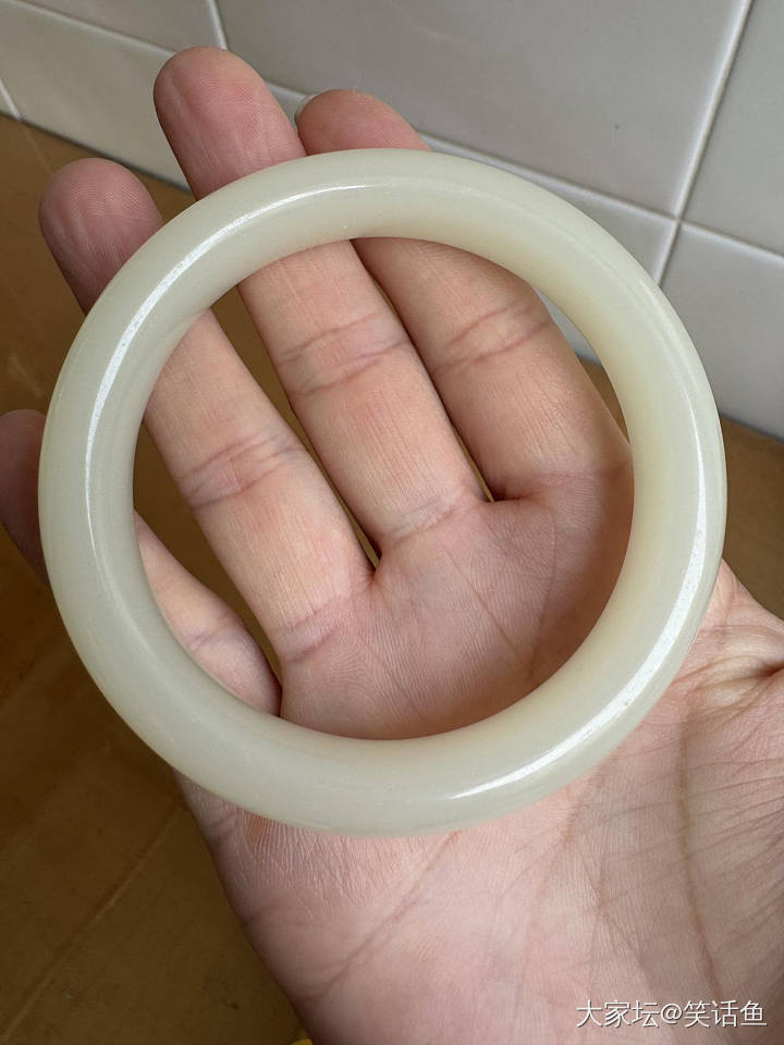 求帮看看这个镯子_和田玉