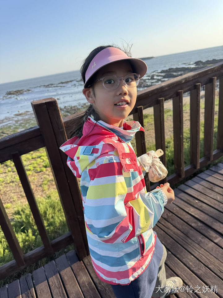 夕阳下的海边能治愈一切_旅游