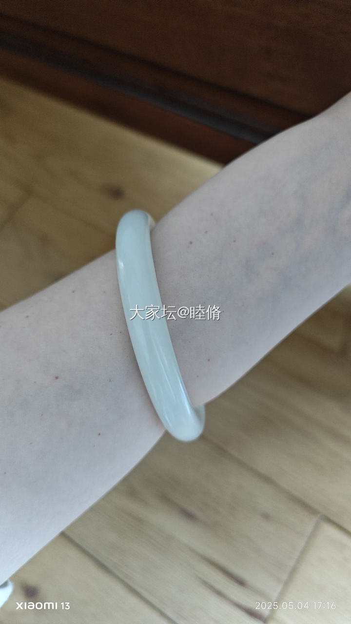 盘镯的闲适假期_和田玉