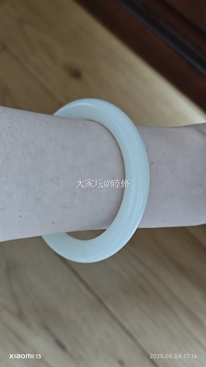 盘镯的闲适假期_和田玉