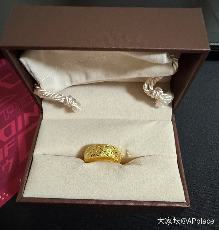 周生生全新黄金戒指_金