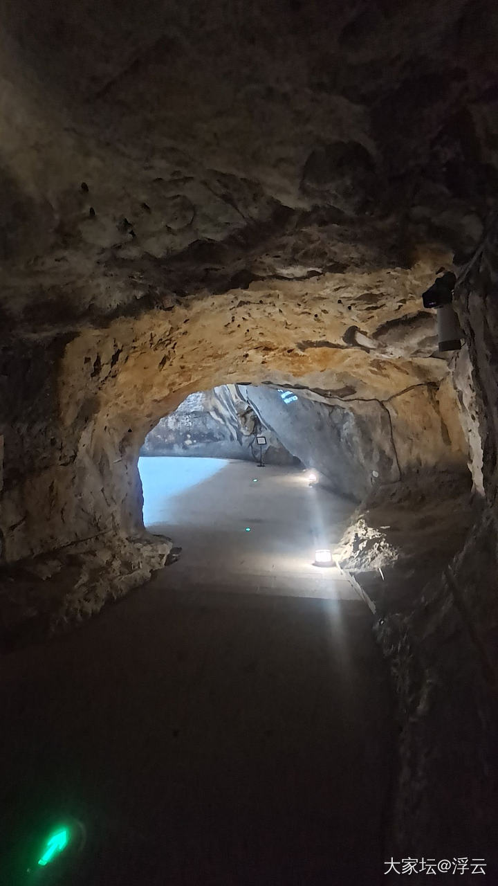 千年石板仓，玻璃水航道一票难求_旅游