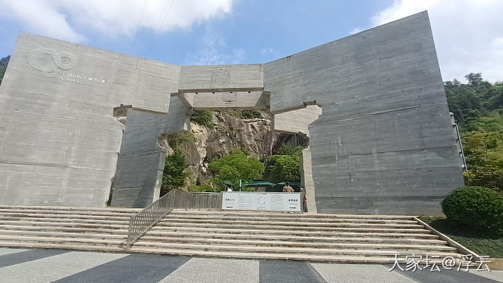 千年石板仓，玻璃水航道一票难求_旅游
