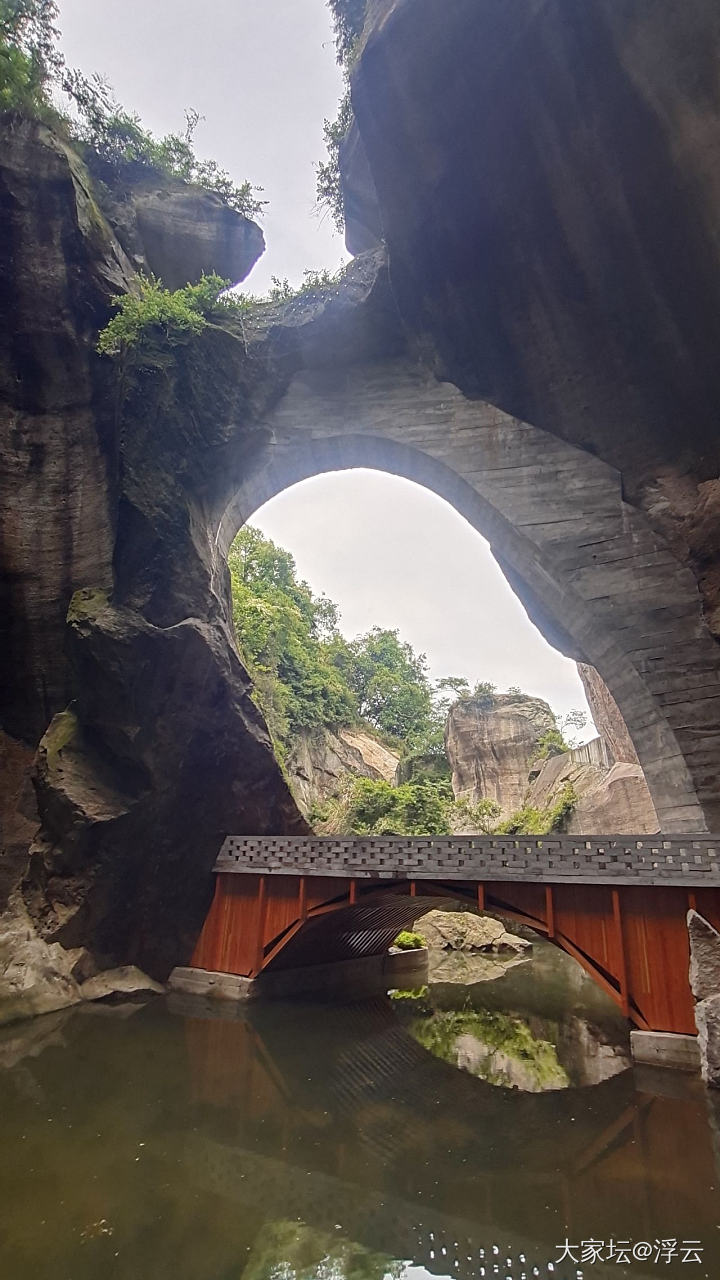 千年石板仓，玻璃水航道一票难求_旅游