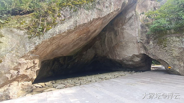 千年石板仓，玻璃水航道一票难求_旅游