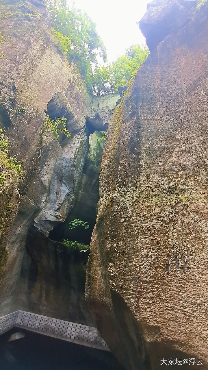 千年石板仓，玻璃水航道一票难求_旅游