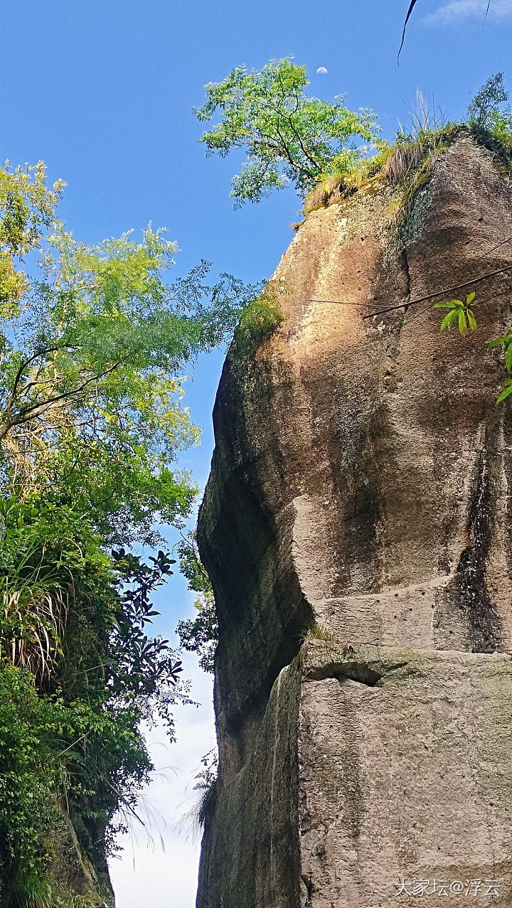 千年石板仓，玻璃水航道一票难求_旅游