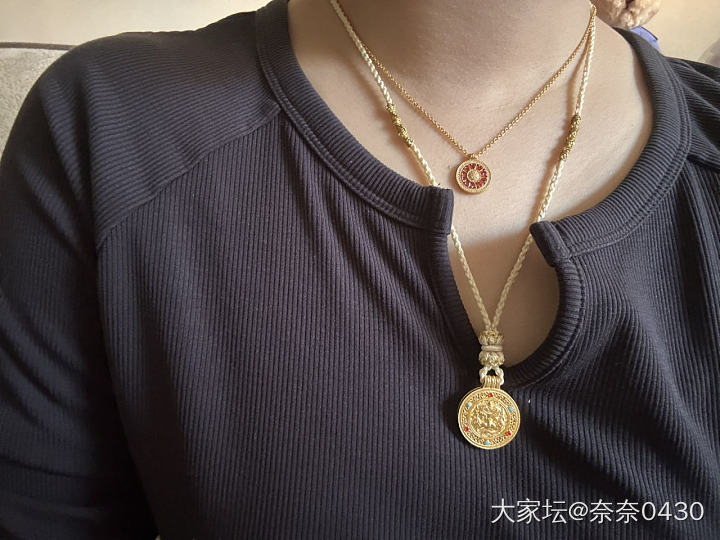 换绳了 柜姐给编的_金
