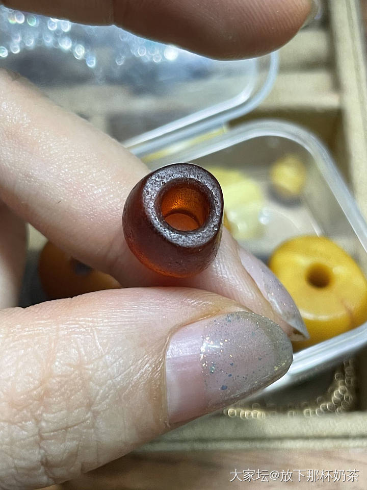 便宜出 6个大开门老蜜蜡 漂亮的的颜色 配串很提色_有机宝石