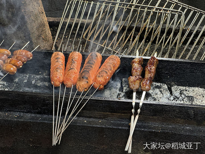开在哈尔滨医大一附近三姓街很不起眼的小烧烤店，大树烧烤。_美食生活