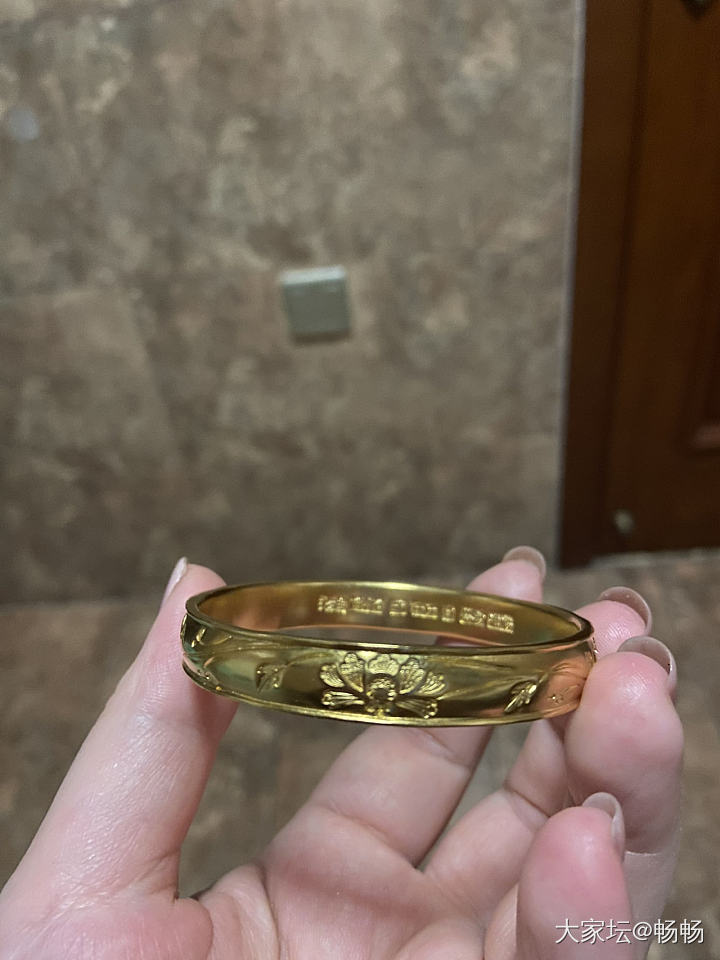 给妈妈的母亲节礼物，她不收，还数落我我乱花钱🥹
    那我试试是不是美丽的刑具...