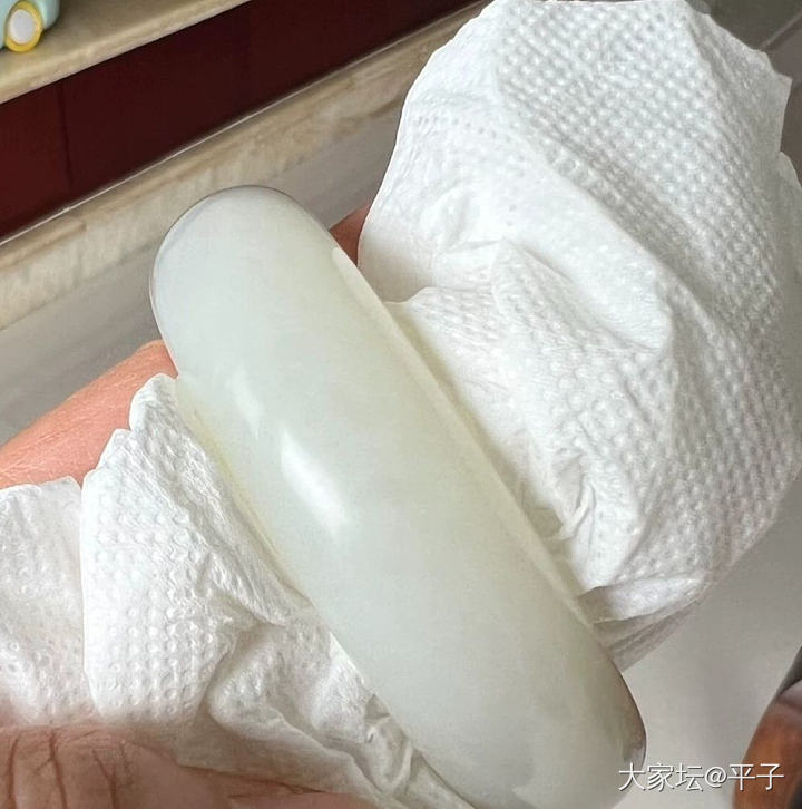 请坛友帮忙掌掌眼，谢谢！_手镯和田玉