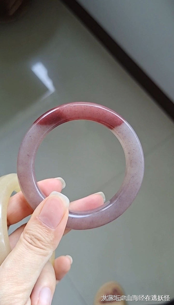 佘太翠水蜜桃手镯_玉石