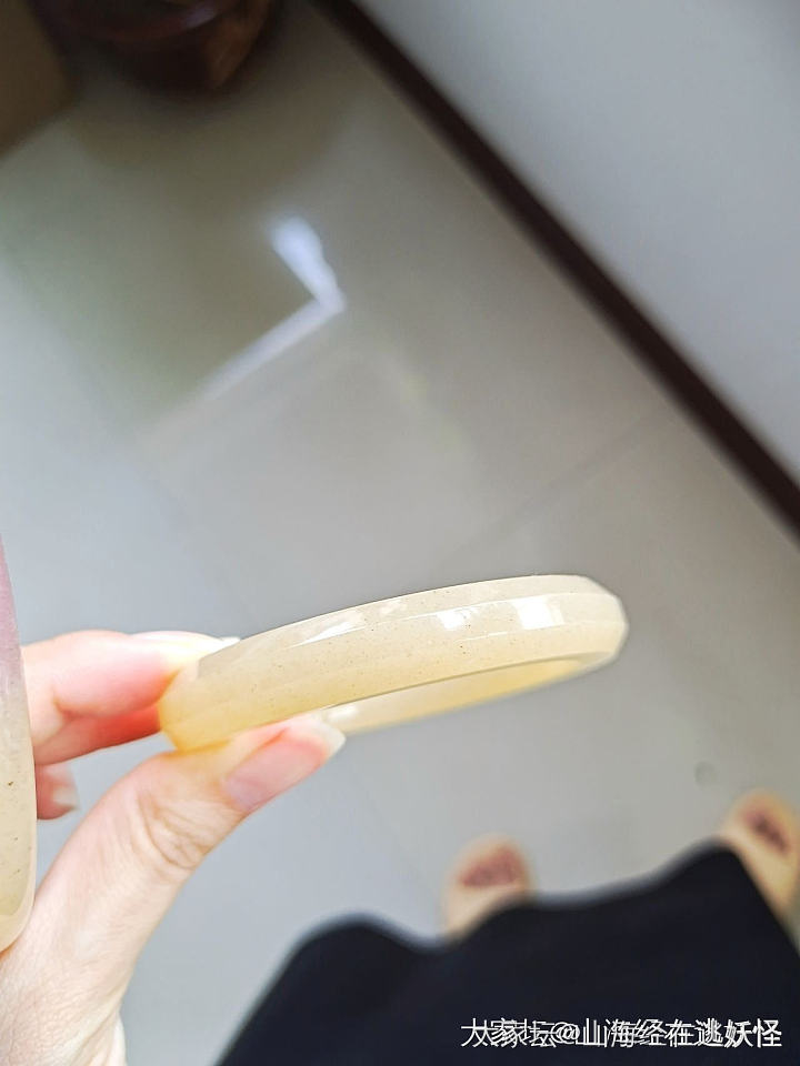 佘太翠水蜜桃手镯_玉石