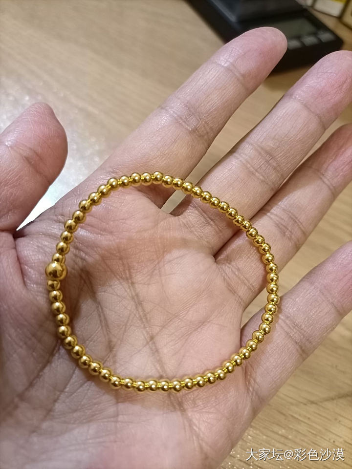 我薅的吾皇老金3mm金珠，感觉挺百搭的。_金