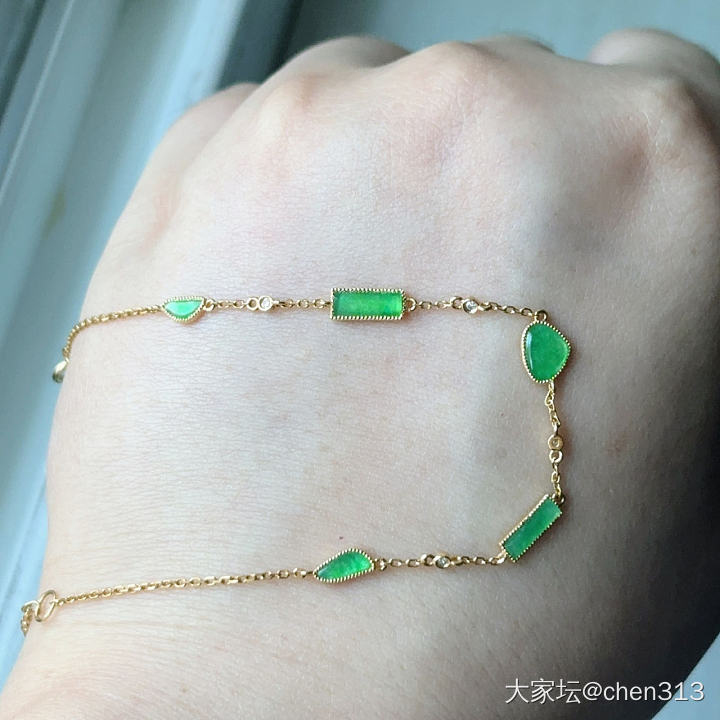 新入的甜阳绿翡翠手链_翡翠