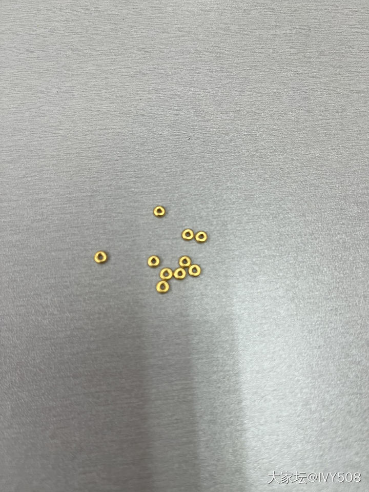 把刚收到的10个小金珠，压成盘缠。解压_金