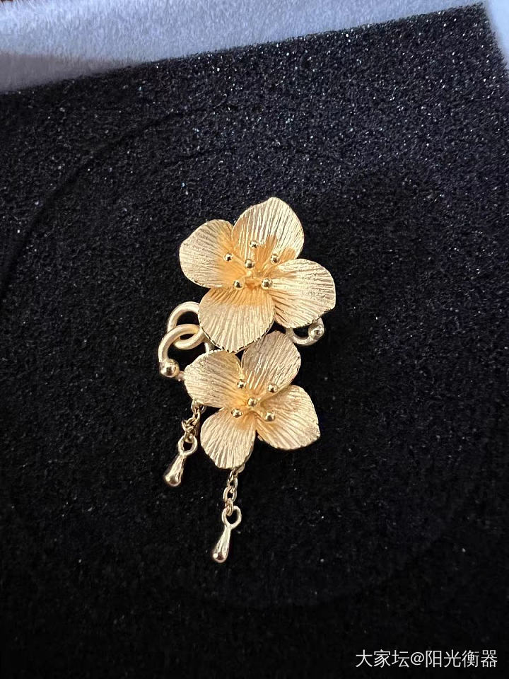 周生生绣球花吊坠_金