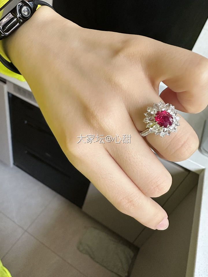 哈喽新世界，好好睡觉，睡醒就是美好的新世界_戒指彩色宝石