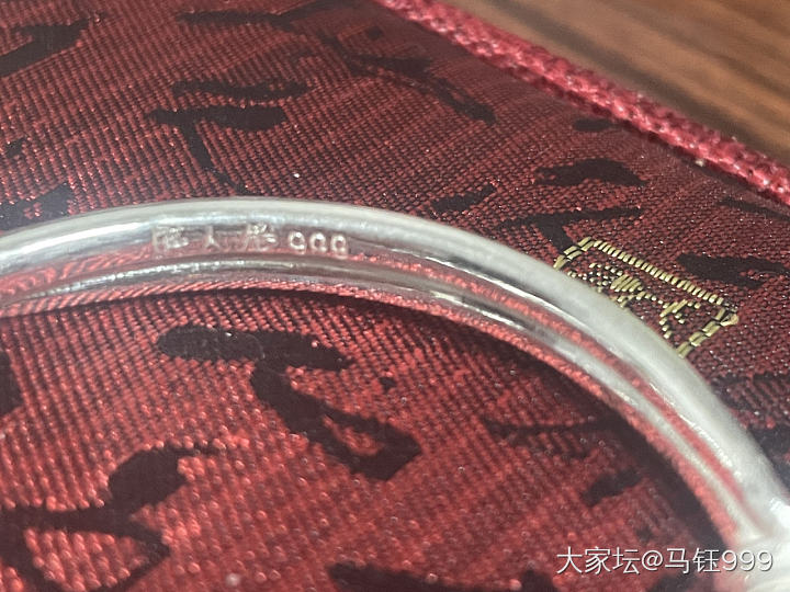 出四只银镯，楼下分解_银