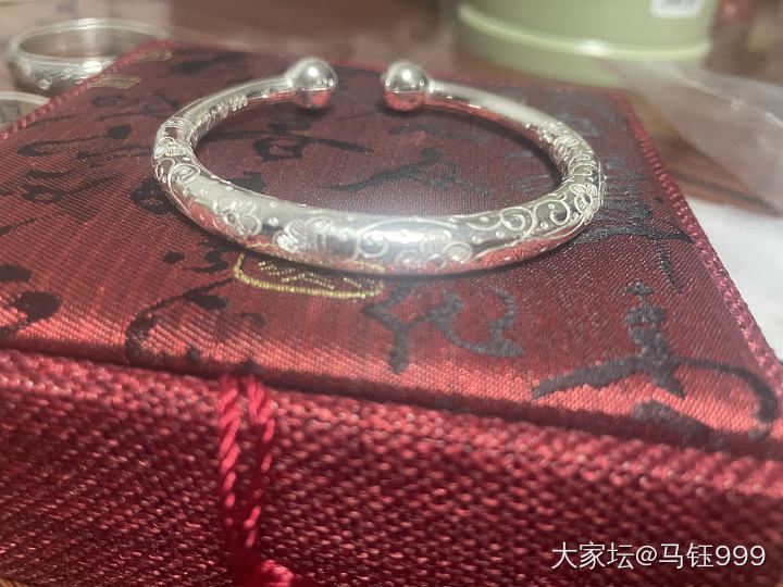 出四只银镯，楼下分解_银