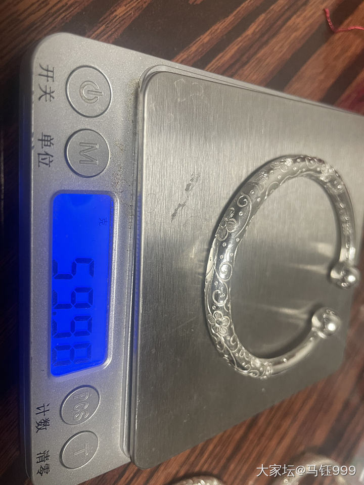 出四只银镯，楼下分解_银