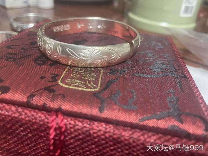 出四只银镯，楼下分解_银