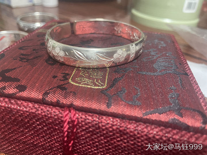 出四只银镯，楼下分解_银