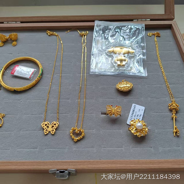 出原封扁狗、周生生剪纸蝴蝶项链……_金
