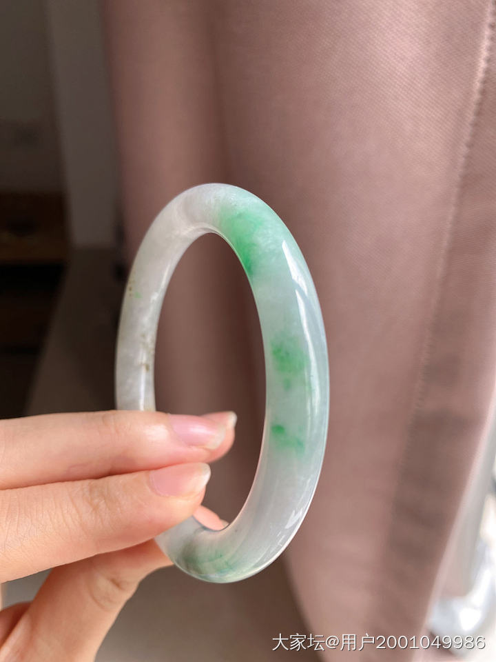 翡翠手镯一条_翡翠