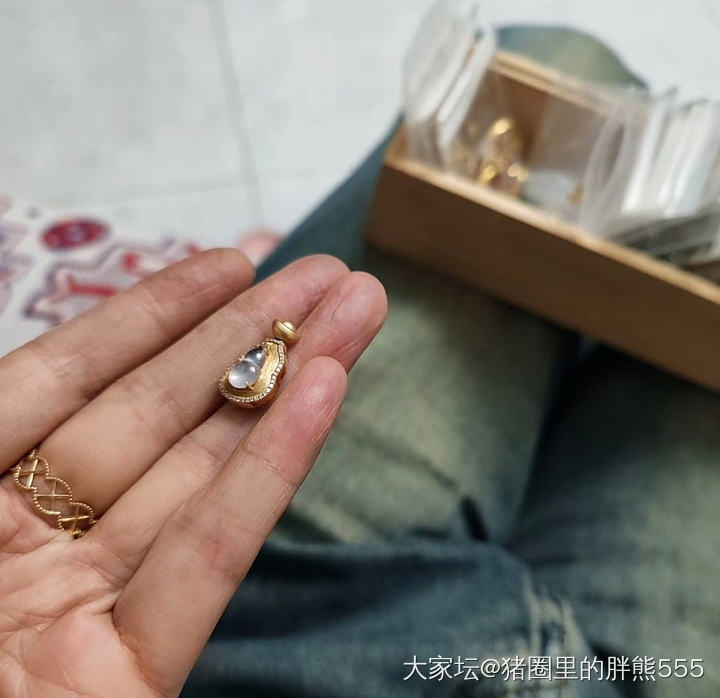 金钱出一个18k金翡翠镶嵌葫芦吊坠_翡翠