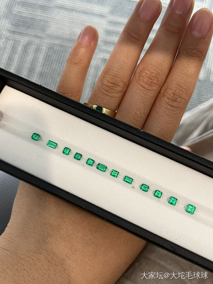 阿富汗潘杰希尔小精品祖母绿_名贵宝石